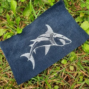 Shark sew on cotton embroidered patch - Picture 1 of 6