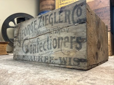 Caja de dulces vintage de madera George Ziegler confitería Milwaukee Wisconsin Foto 1 de 4