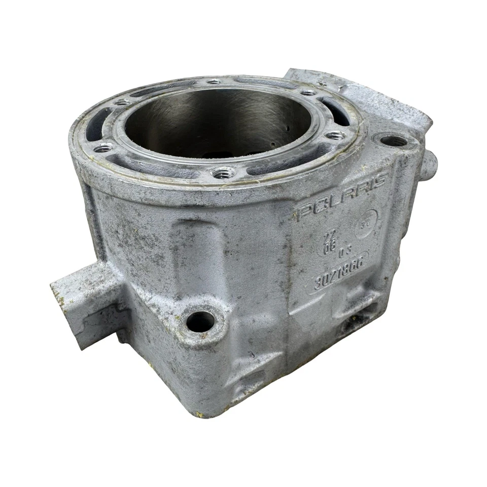 Polaris IQ 700 CFI Switchback 3021866 Good Cylinder Snowmobile - Image 1 of 4