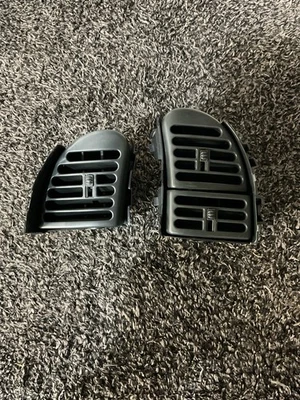 1996 - 2005 Chevy Astro GMC Safari Dash Vent Heater A/C  Driver Side. - Image 1 of 4