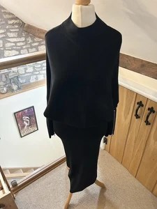Neuwertiges geripptes Pulloverkleid Samt mit Reißverschlussärmeln schwarz Größe M  - Bild 1 von 12