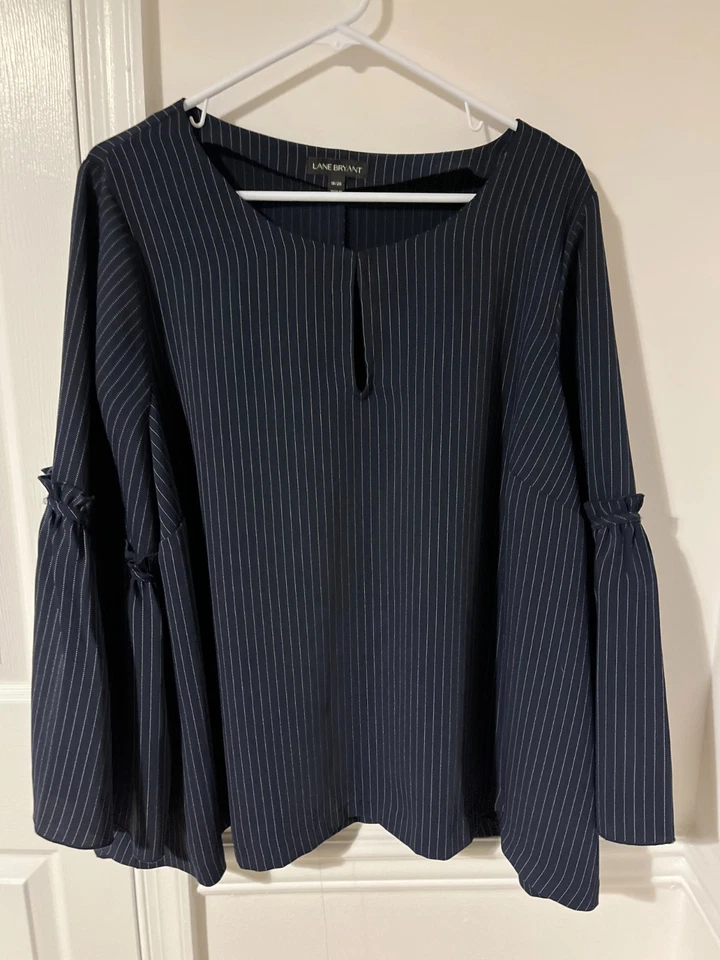 Blusa Lane Bryant Azul Marino A Rayas Manga Campana Ojo de Cerradura Talla 18/20 Sin Arrugas Foto 1 de 4