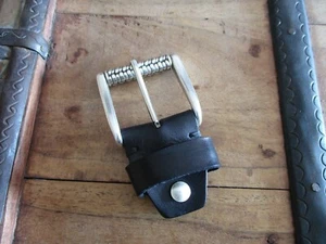 fibbia per cintura nera da 40 millimetri in ottone argento con agganci in cuoio - Foto 1 di 5