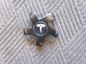 One (1)* 2017-2023 19" 20" Tesla Model 3 Stiletto Wheel Center Cap 1044234-00-A - Bild 1 von 2