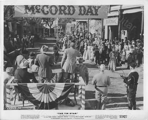 1957 Press Photo THE TIN STAR Movie HENRY FONDA & ANTHONY PERKINS Vtg 8x10 - Picture 1 of 1