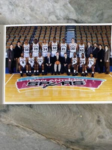 San Antonio Spurs 1991-92 Team Photo HEB w/ Facsimile Signatures David Robinson - Picture 1 of 3