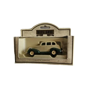 Lledo Days Gone Diecast - DG48000 - 1939 Chevrolet Car - Ivory & Green - Boxed - Picture 1 of 2