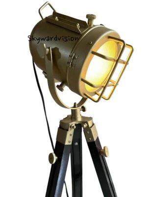 Lámpara de pie reflector plegable trípode negro acabado antiguo de latón náutico Foto 1 de 4