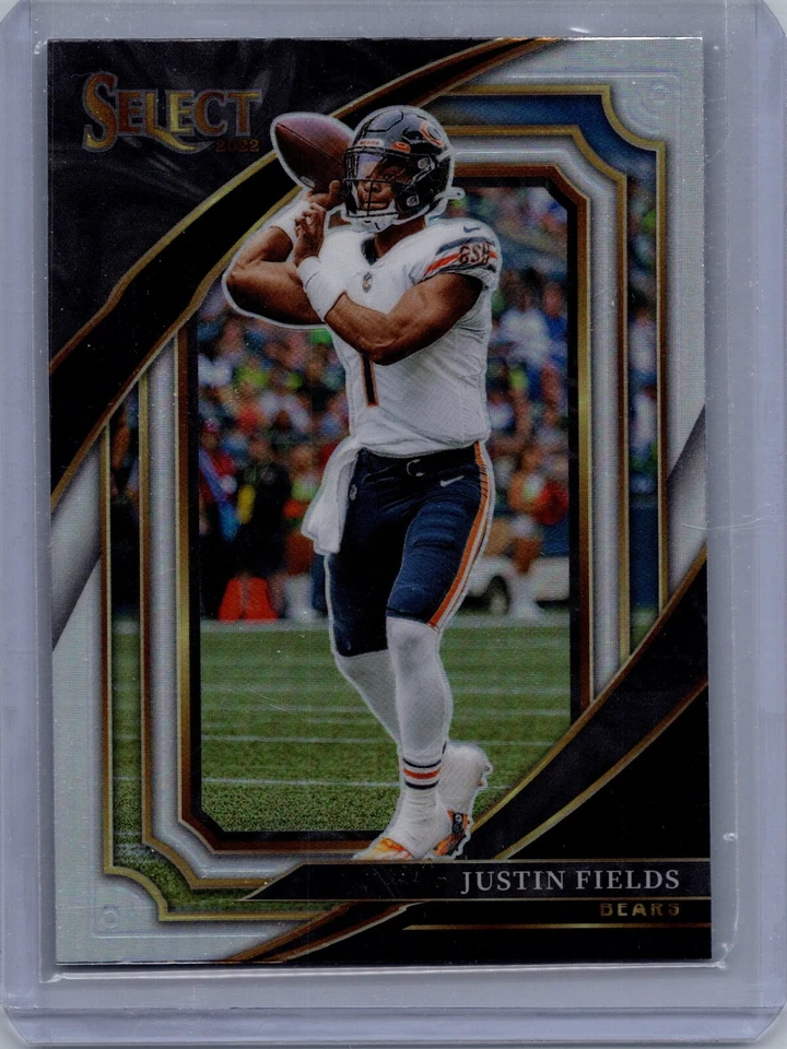 2022 Panini Select - Suite Level Silver Prizm #323 Justin Fields - Image 1 of 2