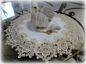 Decker 2er SET Rose Spitze weich Gold & Elfenbein Deckchen Vintage Design 16 Zoll - Bild 1 von 3