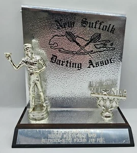 Vintage 1982 Dart Throwing Sports Trophy Dartboard Bullseye Darting Association - Picture 1 of 11
