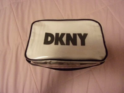 Bolsa de cosméticos de maquillaje DKNY negra y blanca Foto 1 de 4