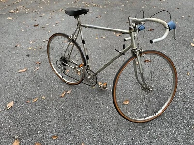 Bicicleta Motobecane Grand Touring vintage de 10 velocidades. Foto 1 de 4