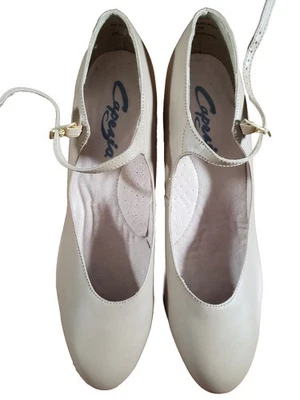 New Capezio Beige Dance Shoes 10.5W - Image 1 of 4