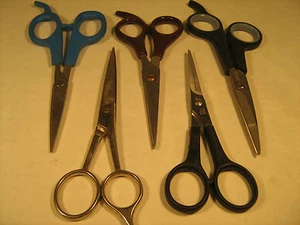 Lot of 5 STAINLESS SCISSORS 5-6" (Italy, China, Korea, Taiwan) [Y45e] - Picture 1 of 3