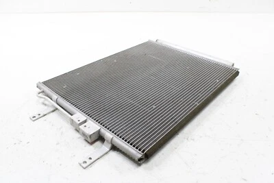 Condensador de ar condicionado CA 2017 - 2022 KIA NIRO FABRICANTE DE EQUIPAMENTO ORIGINAL - Imagem 1 de 4