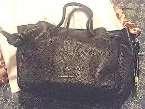 Michael Kors Dalia Color Black Lg Shoulder Leather $398 Authentic - Picture 1 of 4