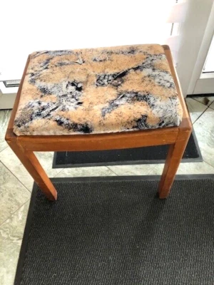 Hocker, Klavierhocker, neu bezogen,  Eichenholz; antik; ca. 49x37cm,47cm hoch - Bild 1 von 4