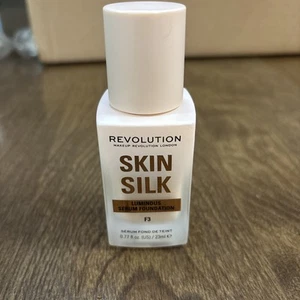 Base de maquillaje Revolution Skin Silk Luminous Serum - F3 - 23 ml. / 0,77 fl oz. - Imagen 1 de 2