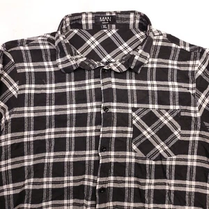 Boohoo Camicia Uomo Tartan Flanella Casual con Bottoni Uomo Taglia XL Nero Bianco - Foto 1 di 10