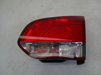 LUZ TRASERA/TRASERA VOLKSWAGEN GOLF EN PORTÓN TRASERO (LADO DEL CONDUCTOR) 2009-2012 Foto 1 de 4