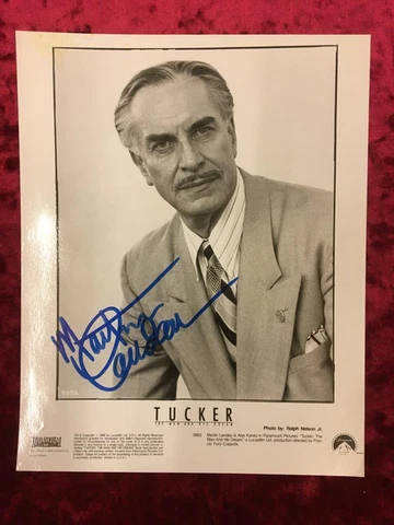 Martin Landau TUCKER CERTIFIED Signed autographed  10x8”  photo +  COA Cover