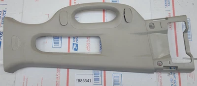 OEM 2010-2018 DODGE RAM 2500 RH PASAJERO DERECHO SUPERIOR B PILAR MOLDURA PANEL AGARRE Foto 1 de 4