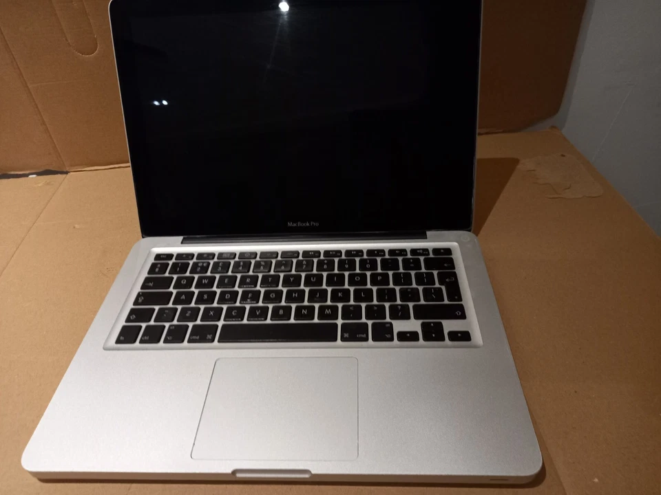 APPLE MACBOOK PRO MID 2009 13'  A1278 CORE 2 DUO 250GB HDD 4GB RAM P8700 - Image 1 of 4