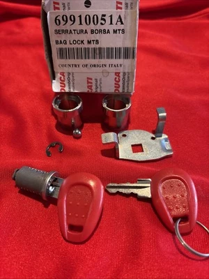 Conjunto de trava de alforje Ducati Multistrada novo 69910051A - Imagem 1 de 3