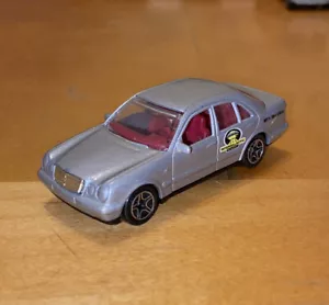 Mercedes Benz Clase E 1997 de colección plateado raro intergaláctico original + - Imagen 1 de 7