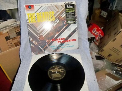 THE BEATLES PLEASE PLEASE ME STEREO ALBUM GOLD PARLOPHONE LABEL SEALED CONDITION - Image 1 of 4