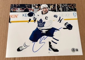 FOTO 8X10 FIRMADA POR JOHN TAVARES HOJAS DE ARCE DE TORONTO CERTIFICADO DE AUTENTICIDAD BECKETT FIRMADA A MANO - Imagen 1 de 1