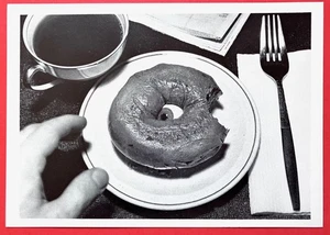 SUNDAY MORNING NIGHTMARE. Donut & Augapfel. Eyelusion Serie, Steve Balaban Postkarte - Bild 1 von 2