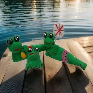 Handgefertigte Froschfamilie Miniatur Tonfiguren 3er Set - Bild 1 von 7