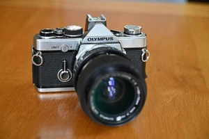 Olympus OM2 body plus zuiko MC Lens35-70 f4 - Picture 1 of 4