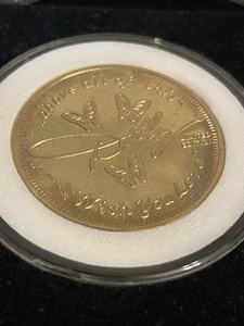 Doily Parton/Dollywood Collectible Gold Tone Coin In Box Limited Edition - Picture 1 of 6