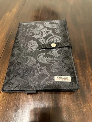 Knitter's Pride: 针织图案支架 Magma:小号 10 英寸 x 7 折叠 — 第 1/4 张图片