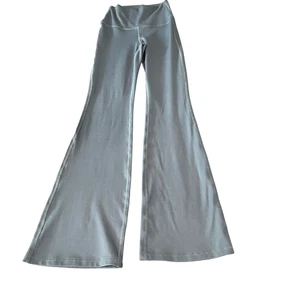 Gilly Hicks Go Recharge High-Rise Flare Leggings Gr. XS grau weich Stretch - Bild 1 von 9