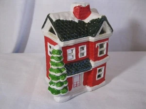 Vintage Keramik Teelichthalter ROTES ZIEGELHAUS MIT SCHORNSTEIN & VERSCHNEITEN BAUM 4,5 x 3,5" - Bild 1 von 10