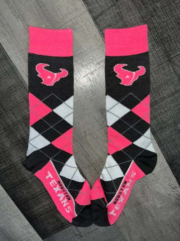HOUSTON TEXANS NFL FOOTBALL TEAM LOGO MENS ARGYLE PINK DRESS SOCKS LARGE Q Cover