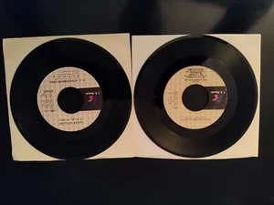 Two 45rpm 7" KC and the Sunshine Band That's the Way I Like It & Queen of Clubs - Picture 1 of 5