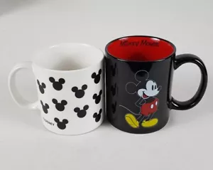 Lotto Disney (2) Tazzine da Caffè Topolino Nero, Bianco, Silhouette, Parco Tematico - Foto 1 di 9