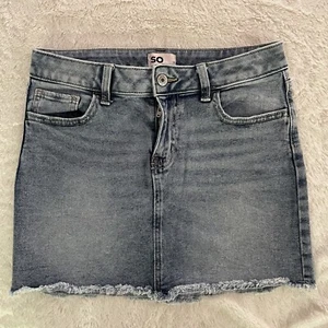 SO Girl’s Size 14 Medium Wash Denim Mini Skirt Cut-off Stretch - Picture 1 of 10
