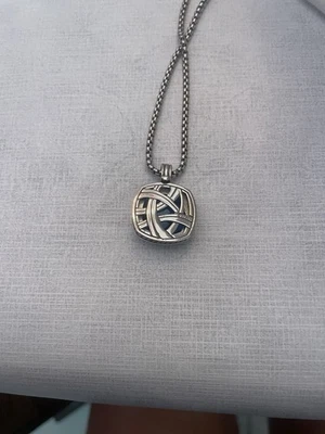 Hermoso colgante y collar David Yurman. Cadena de 20 pulgadas. Colgante Topacio Azul Foto 1 de 4