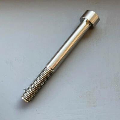 Tornillo de titanio M9 x 1,25 x 80 Ti Tornillo de rosca fina Allen Cabeza de tapa hexagonal Foto 1 de 2