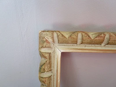 Petit Cadre en bois  ancien sculpté  mouluré - Photo 1/4