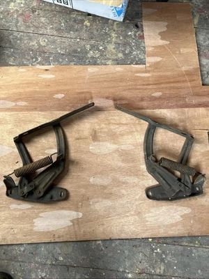 1968-1972 Pontiac GTO LeMans Tempest капот подъем поддержки петли пружины 1970 1971 - Изображение 1 из 4