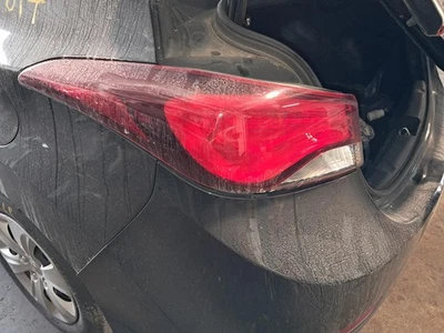 Used Left Tail Light Assembly fits: 2016 Hyundai Elantra Sdn quarter panel mount Foto 1 de 4