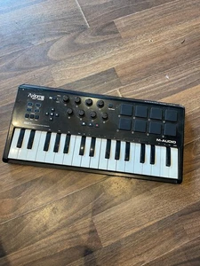 M-Audio Axiom mini air 32 midi controller keyboard - Picture 1 of 1