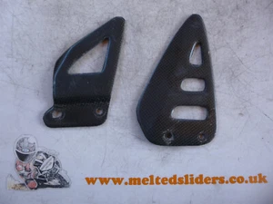 Suzuki GSXR 600 750 SRAD Pair Carbon Fibre Footrest Footpeg Heel Guards - Picture 1 of 5